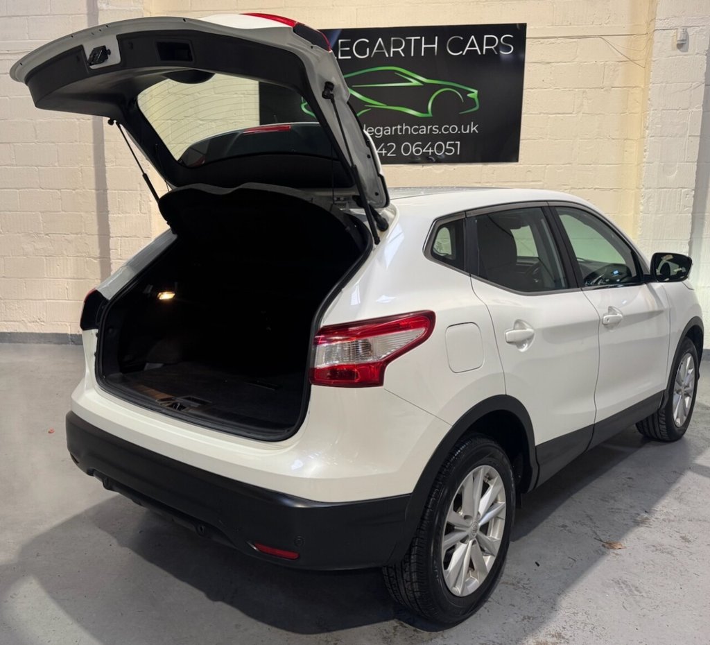 Used Nissan Qashqai 2014 for sale - 76642159: Photo 4