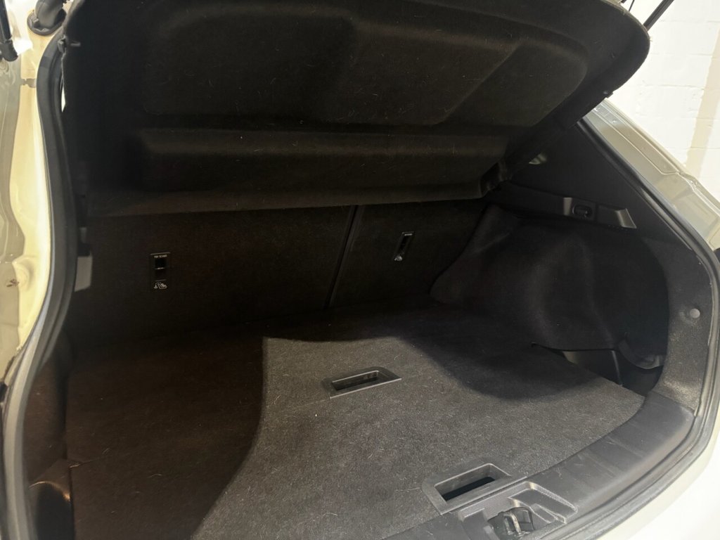 Used Nissan Qashqai 2014 for sale - 76642159: Photo 8