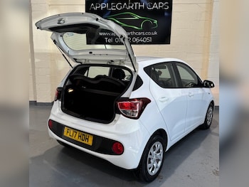 Used Hyundai i10 2017 for sale - 76333704: Photo