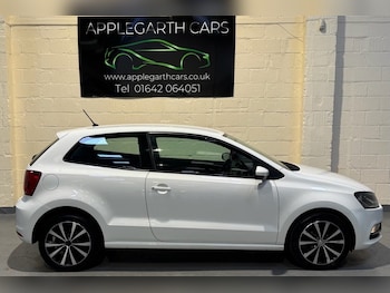 Used Volkswagen Polo 2015 for sale - 76235979: Photo