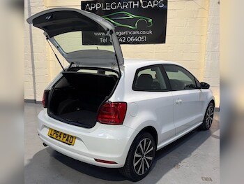 Used Volkswagen Polo 2015 for sale - 76235979: Photo