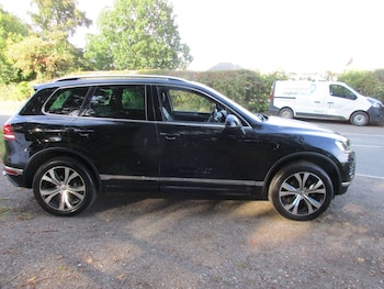 Used Volkswagen Touareg 2015 for sale - 75858322: Photo