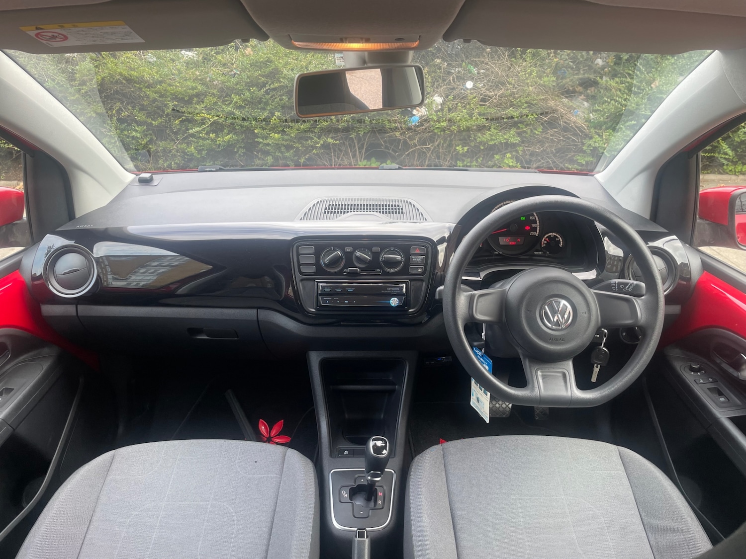 Used Volkswagen up! 2024 for sale - 77335787: Photo 11