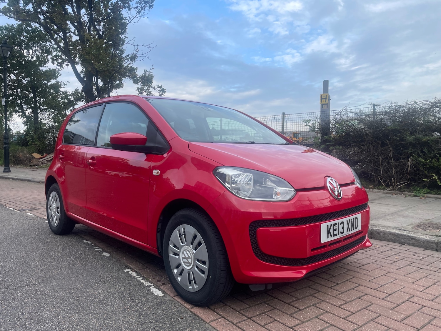 Used Volkswagen up! 2024 for sale - 77335787: Photo 3