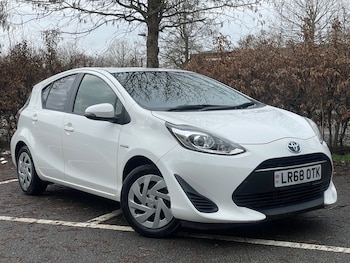 Used Toyota Aqua 2019 for sale - 77656627: Photo