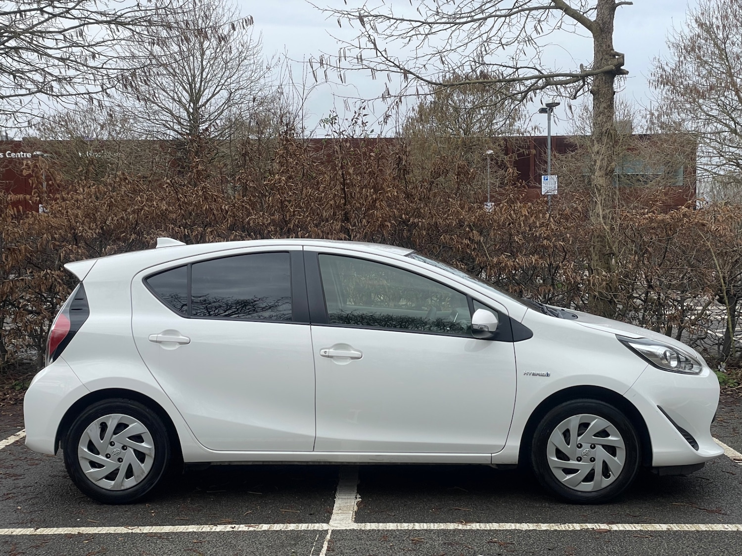 Used Toyota Aqua 2026 for sale - 77656627: Photo 2