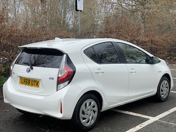 Used Toyota Aqua 2019 for sale - 77656627: Photo