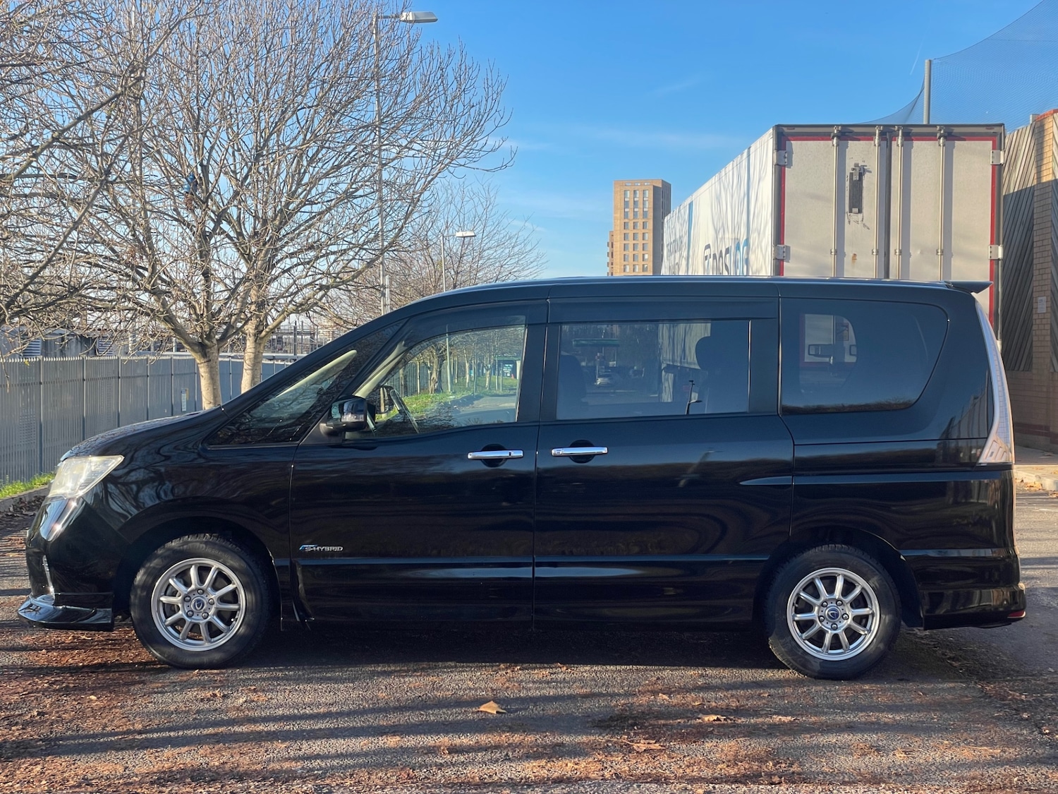 Used Nissan Serena 2025 for sale - 76897320: Photo 13