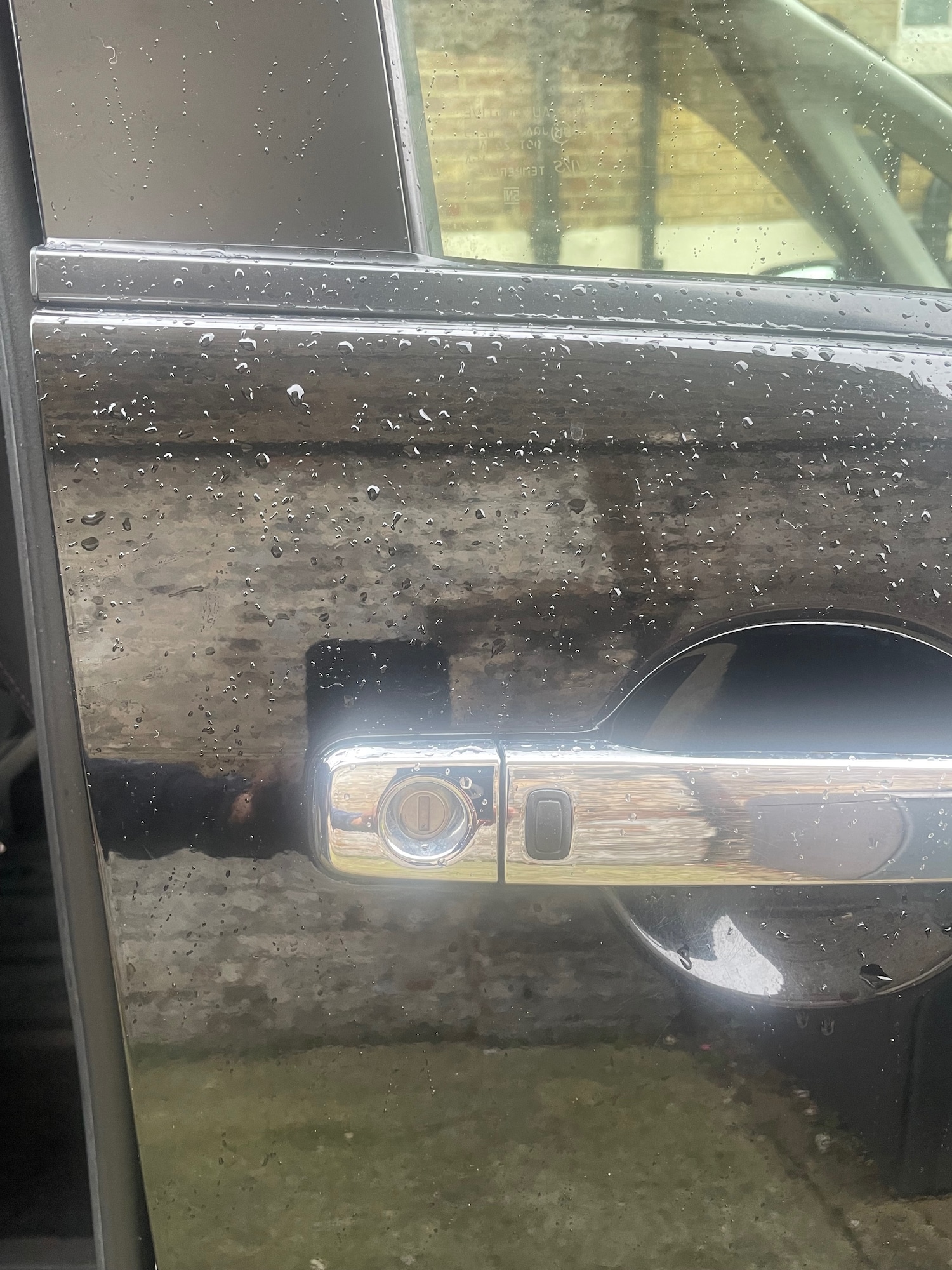 Used Nissan Serena 2025 for sale - 76897320: Photo 20