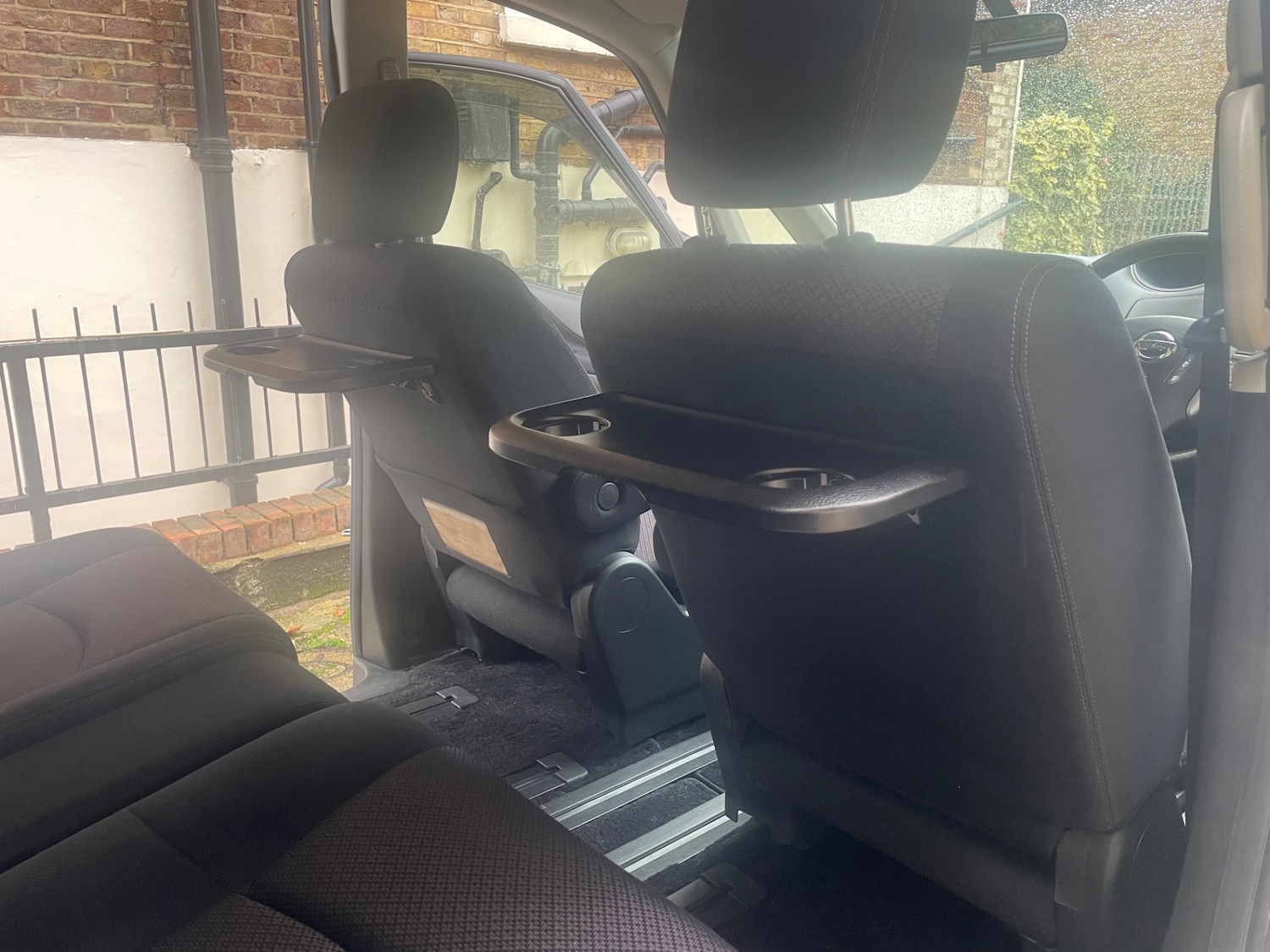 Used Nissan Serena 2025 for sale - 76897320: Photo 25