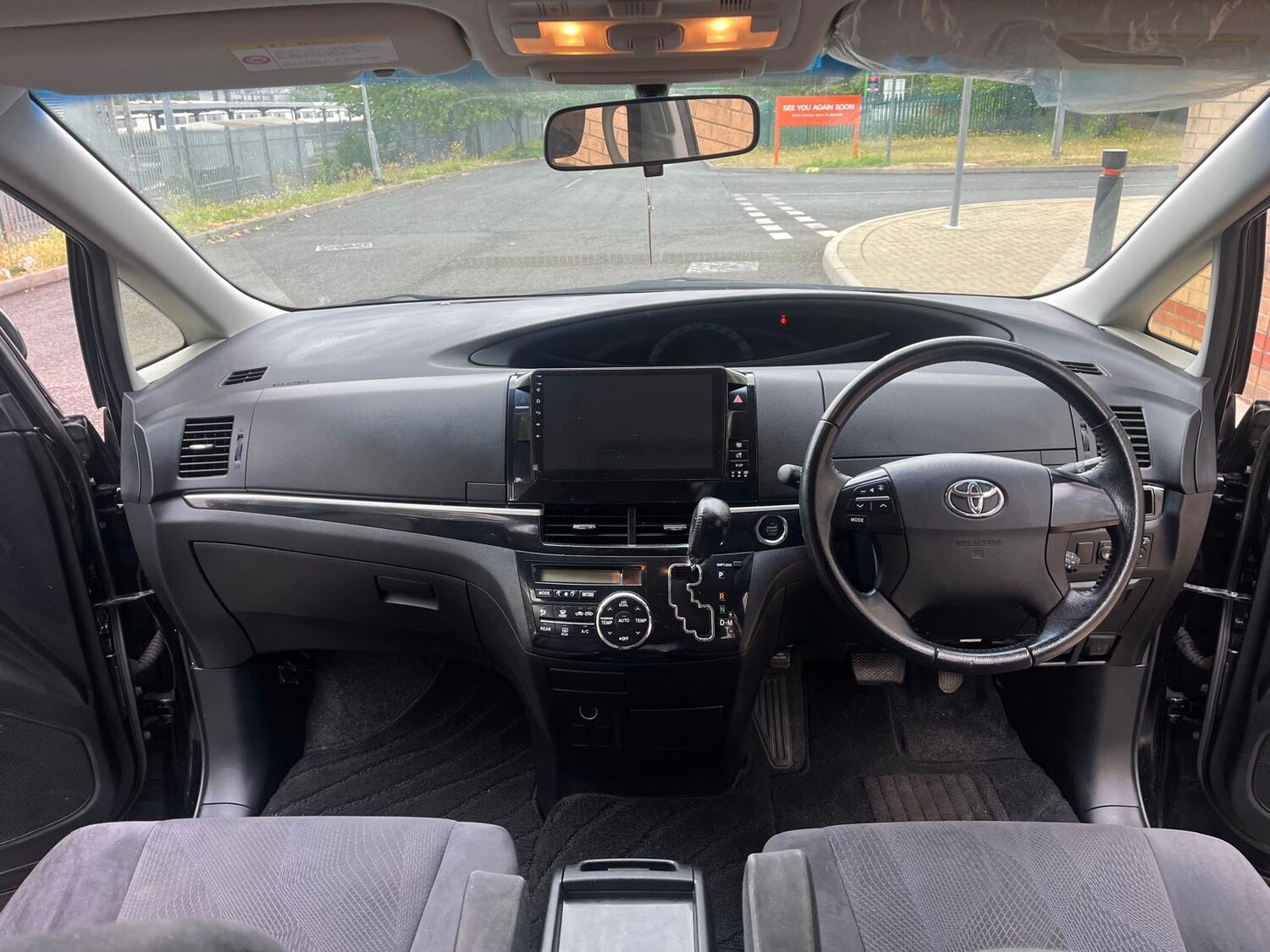 Used Toyota Estima 2025 for sale - 77656710: Photo 10