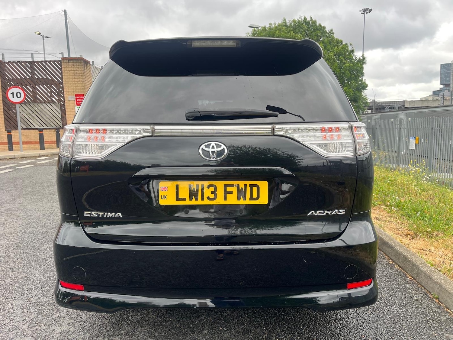 Used Toyota Estima 2025 for sale - 77656710: Photo 3