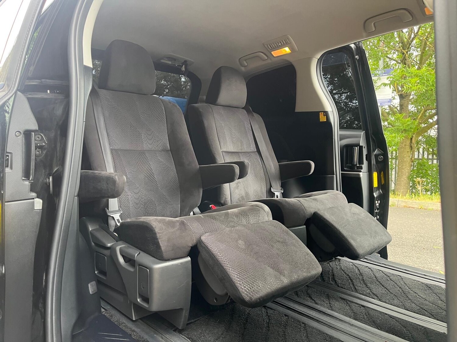 Used Toyota Estima 2025 for sale - 77656710: Photo 7