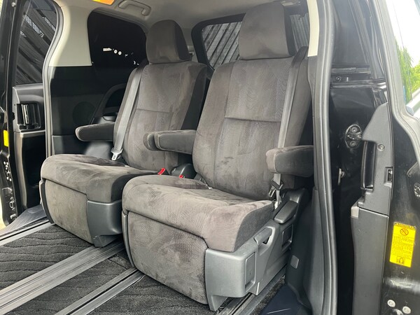 Used Toyota Estima 2013 for sale - 74832159: Photo 13