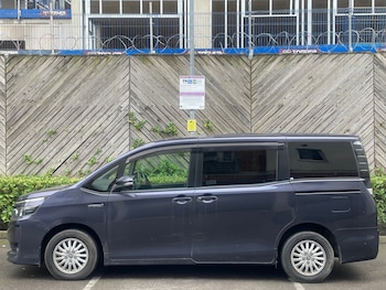 Used Toyota Noah 2014 for sale - 77691374: Photo