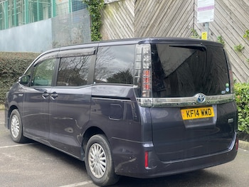 Used Toyota Noah 2014 for sale - 77691374: Photo