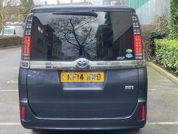 Used Toyota Noah 2014 for sale - 77691374: Photo