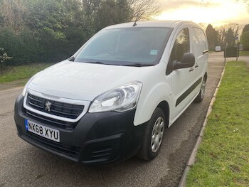Used Peugeot Partner 2018 for sale - 74595016: Photo
