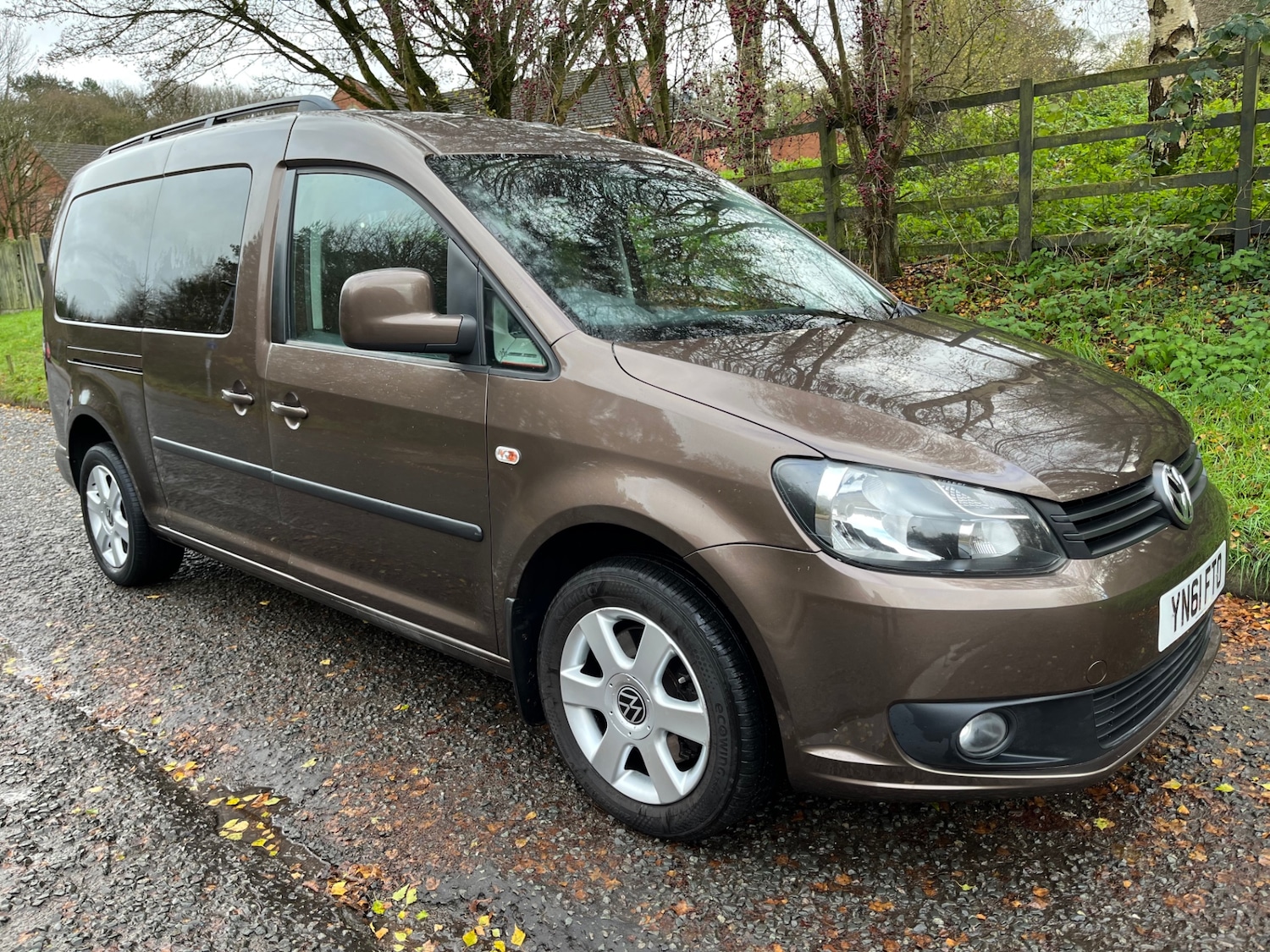 Used Volkswagen Caddy Maxi Life 2012 for sale - 76682302: Photo 1