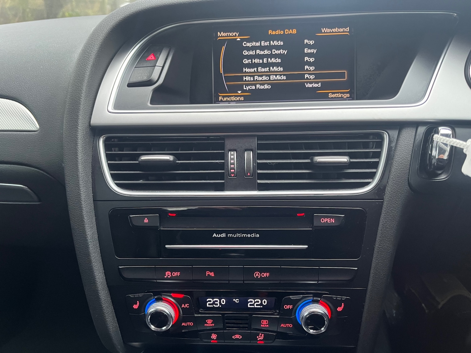 Used Audi A4 2014 for sale - 77250999: Photo 21