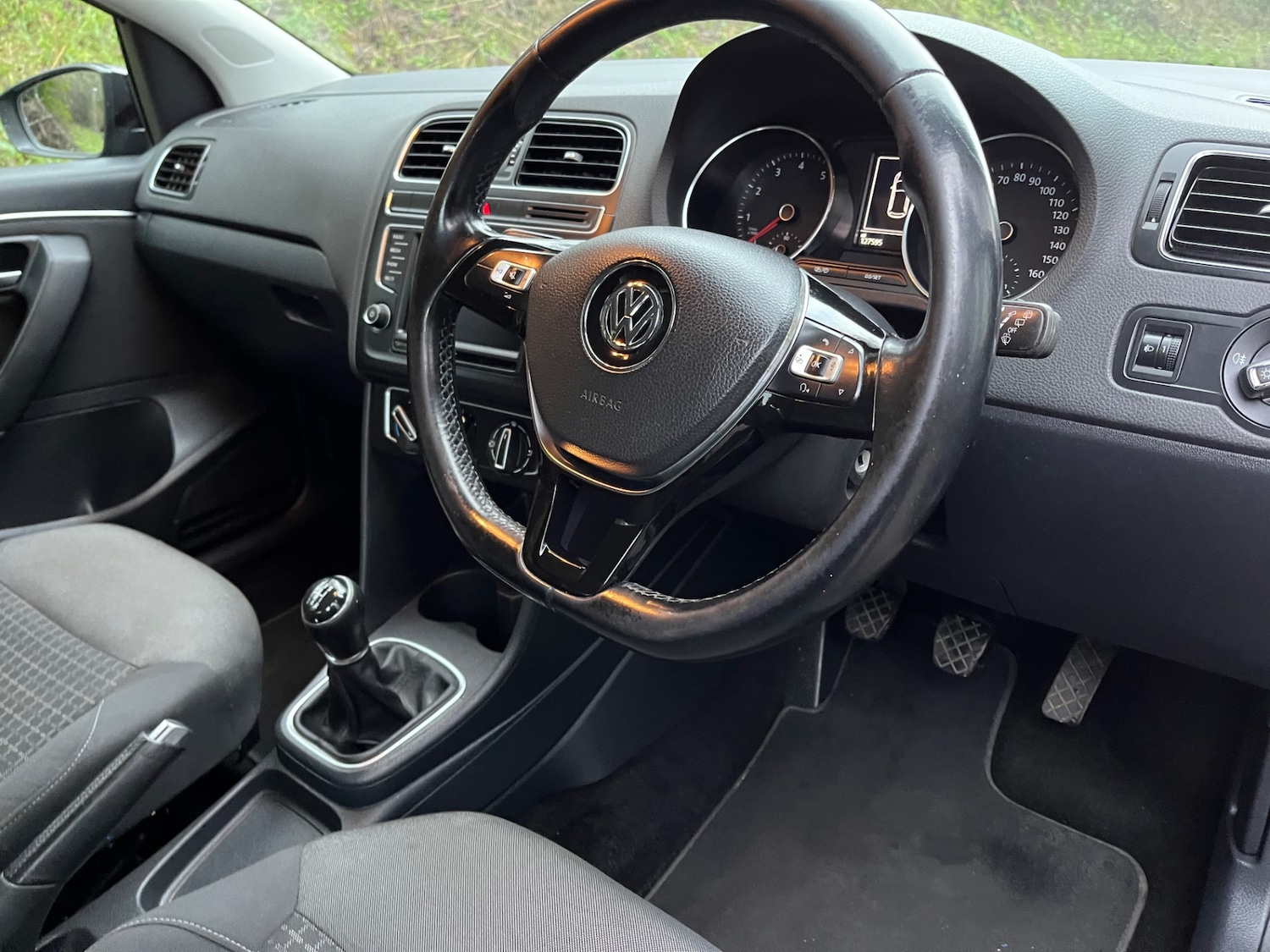 Used Volkswagen Polo 2015 for sale - 77183275: Photo 7