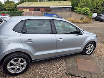 Used Volkswagen Polo 2011 for sale - 79679672: Photo