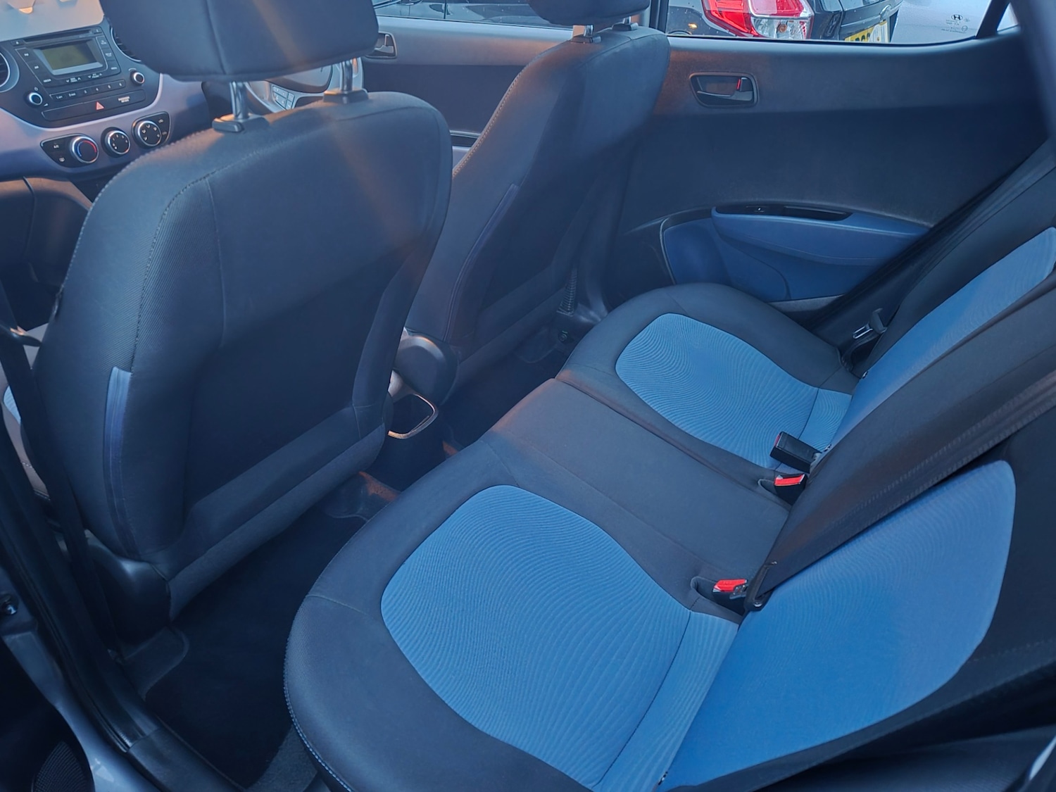 Used Hyundai i10 2014 for sale - 77038568: Photo 12