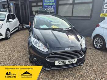 2015 (15) - 1.25 82 Zetec 5dr