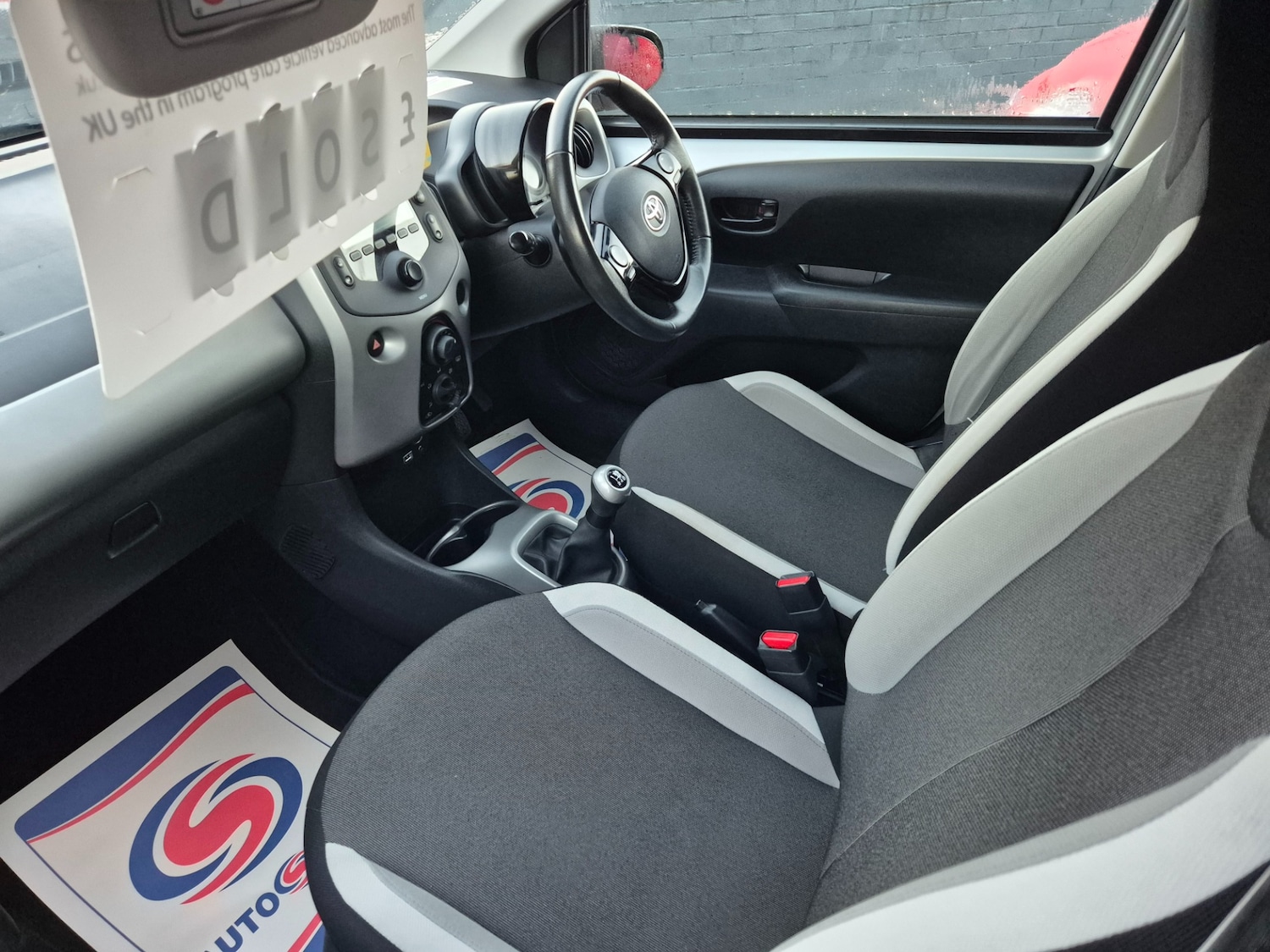 Used Toyota AYGO 2015 for sale - 76984211: Photo 10