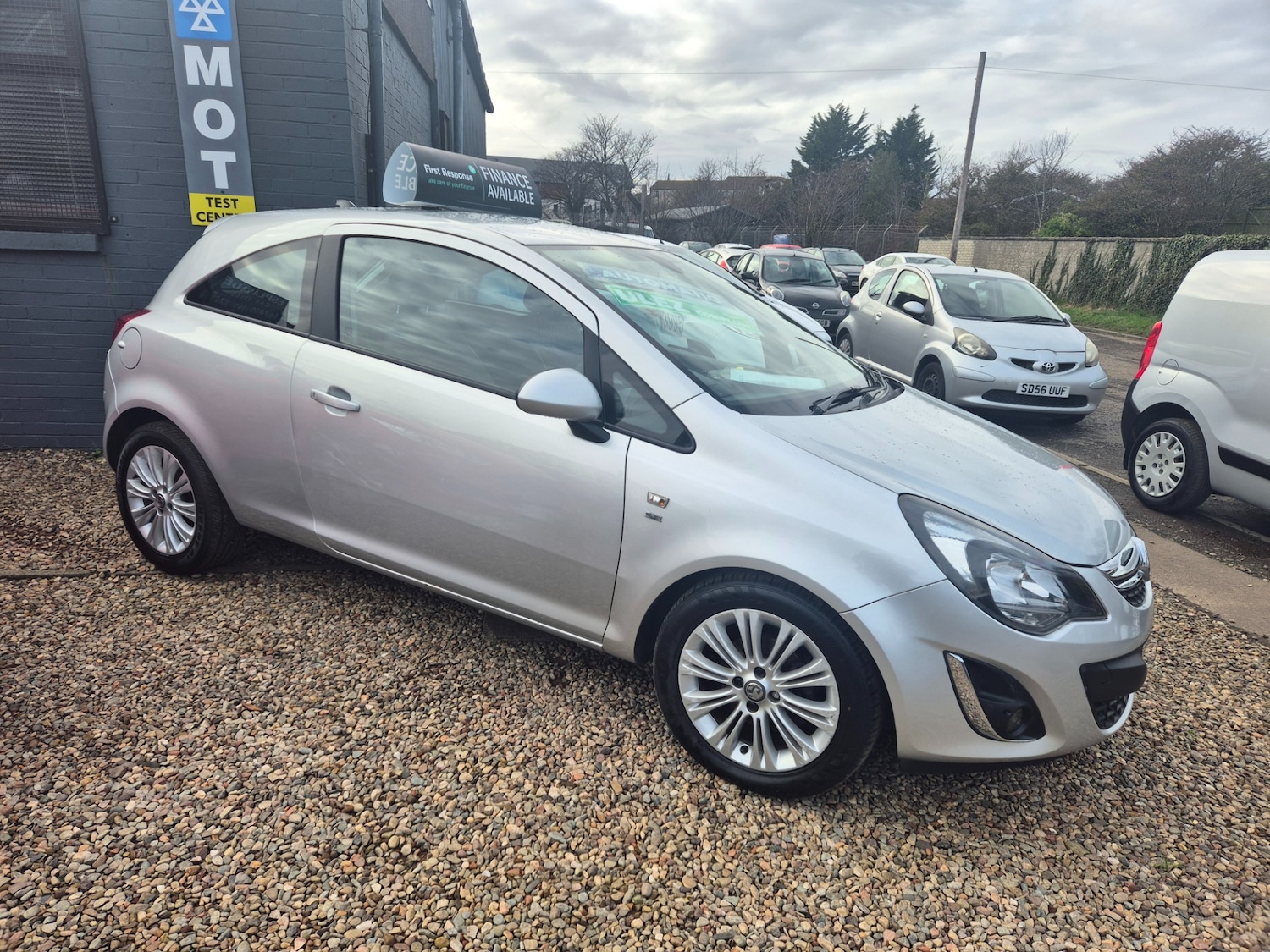 Used Vauxhall Corsa 2014 for sale - 77707944: Photo 2