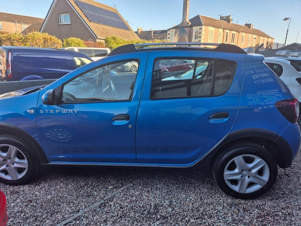 Used Dacia Sandero Stepway 2015 for sale - 76299033: Photo 5
