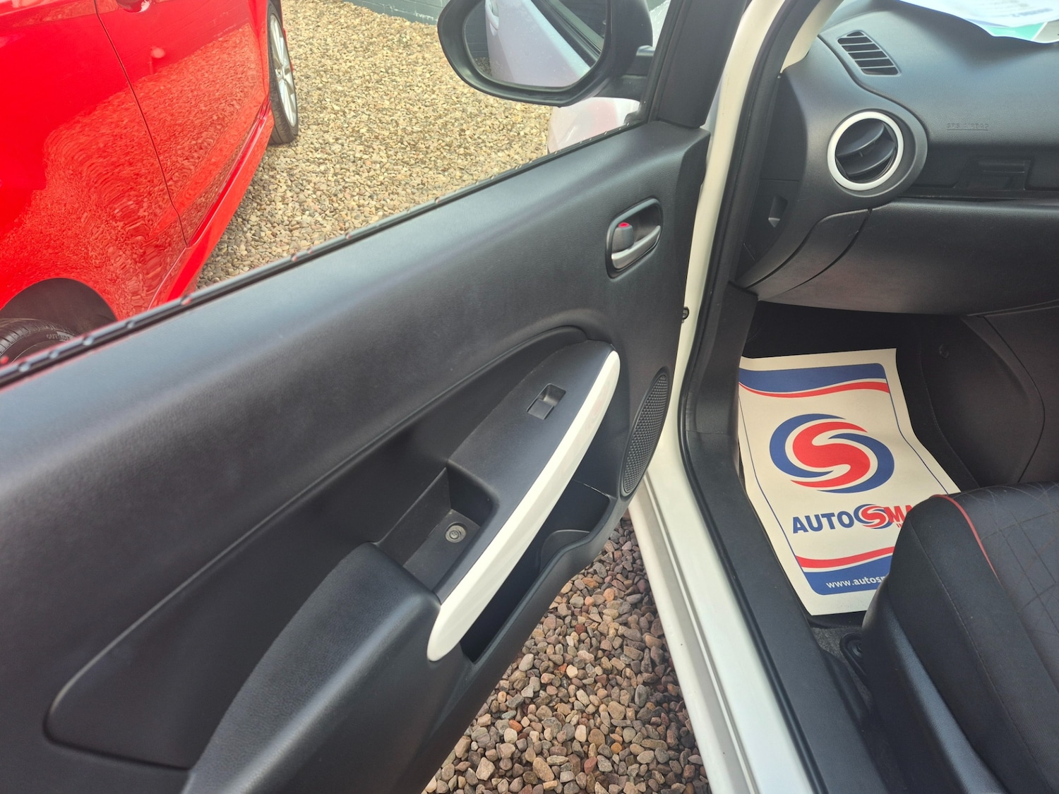 Used Mazda Mazda2 2014 for sale - 77707965: Photo 18