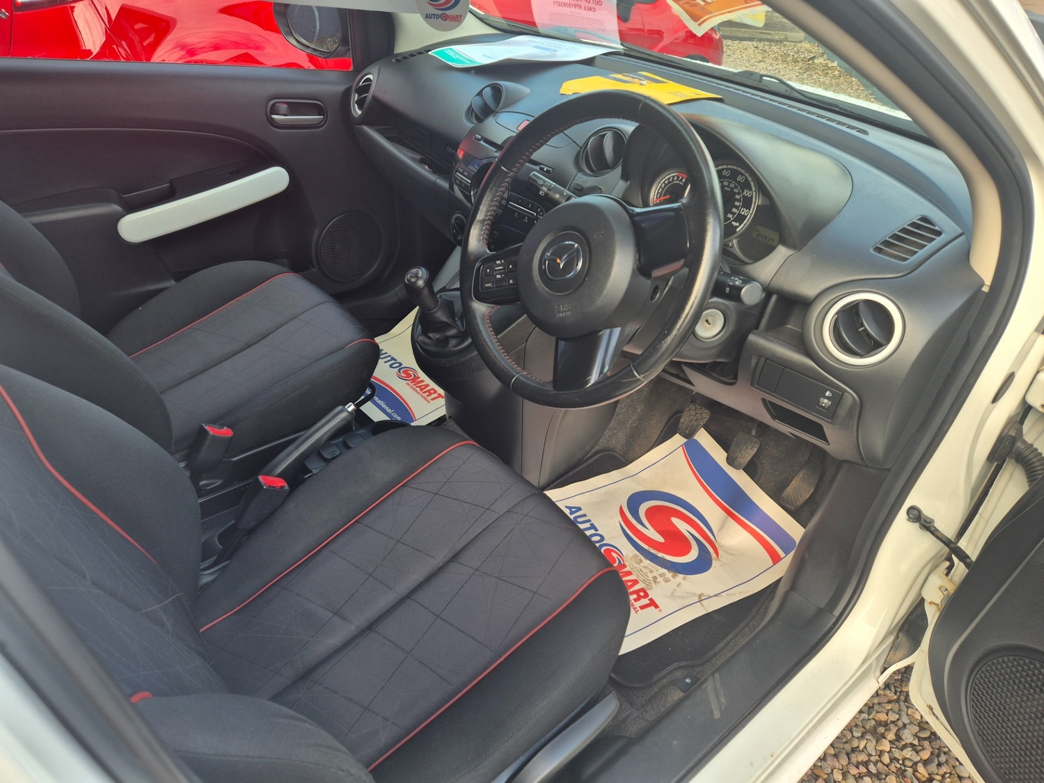 Used Mazda Mazda2 2014 for sale - 77707965: Photo 8