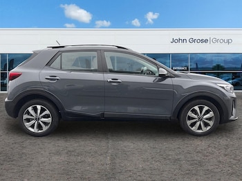 Used Kia Stonic 2023 for sale - 77480275: Photo