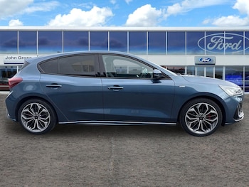 Used Ford Focus 2022 for sale - 76168575: Photo 2