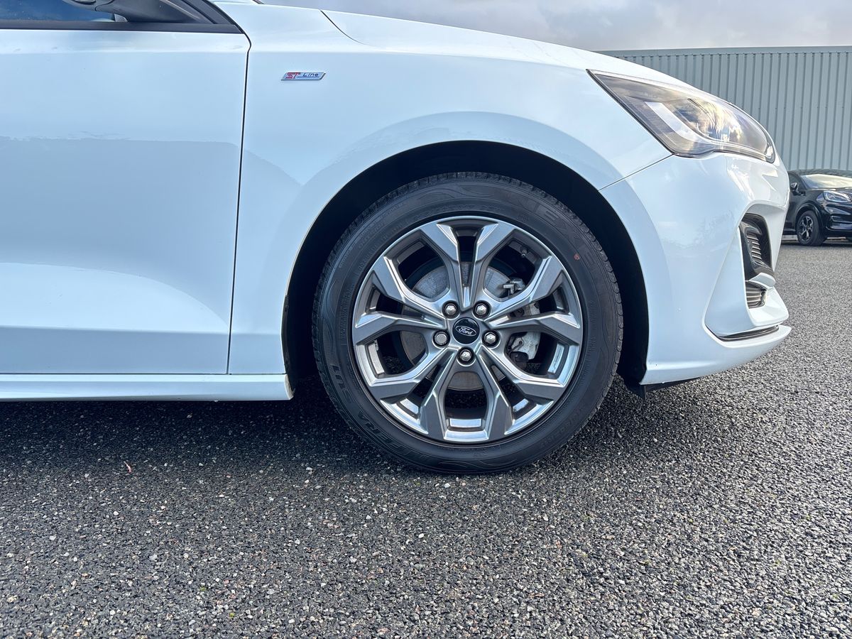 Used Ford Focus 2023 for sale - 76804171: Photo 11