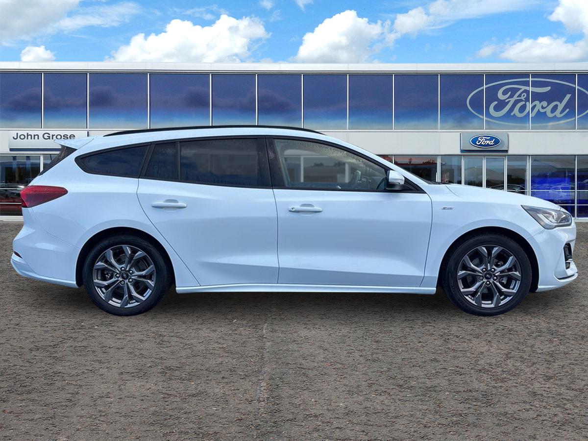 Used Ford Focus 2023 for sale - 76804171: Photo 2