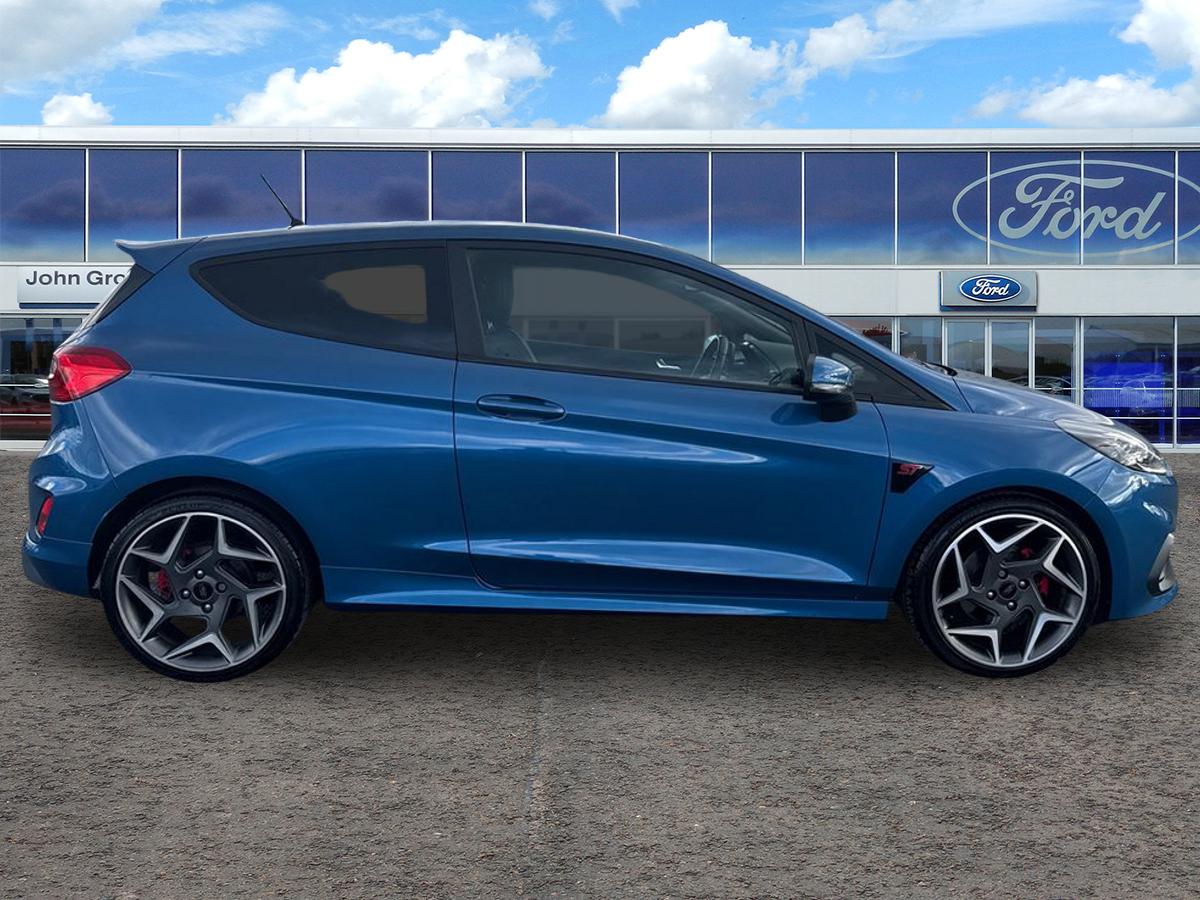 Used Ford Fiesta 2018 for sale - 76315823: Photo 2