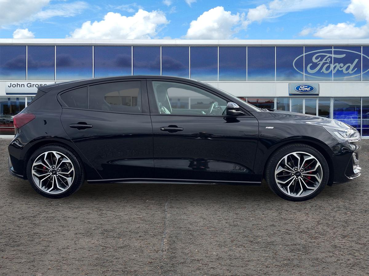 Used Ford Focus 2023 for sale - 76140209: Photo 2