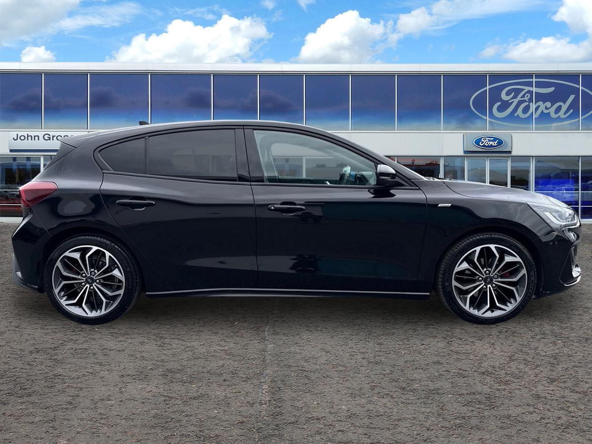 Used Ford Focus 2023 for sale - 76400725: Photo 2