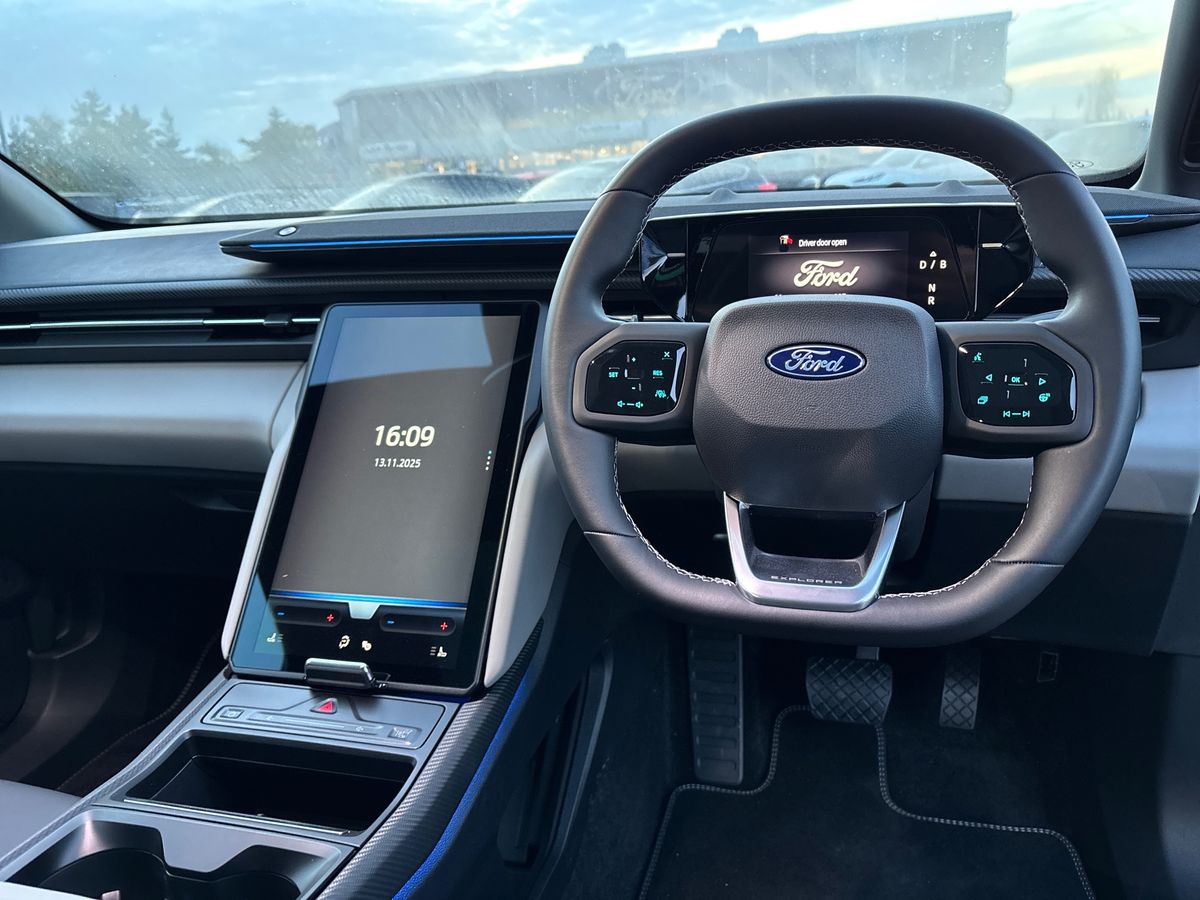 Used Ford Explorer 2024 for sale - 76563683: Photo 15