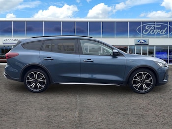 Used Ford Focus 2022 for sale - 76241584: Photo 2