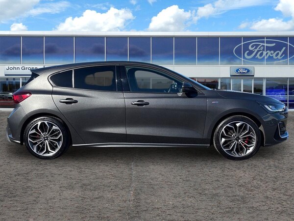 Used Ford Focus 2022 for sale - 76104155: Photo 2