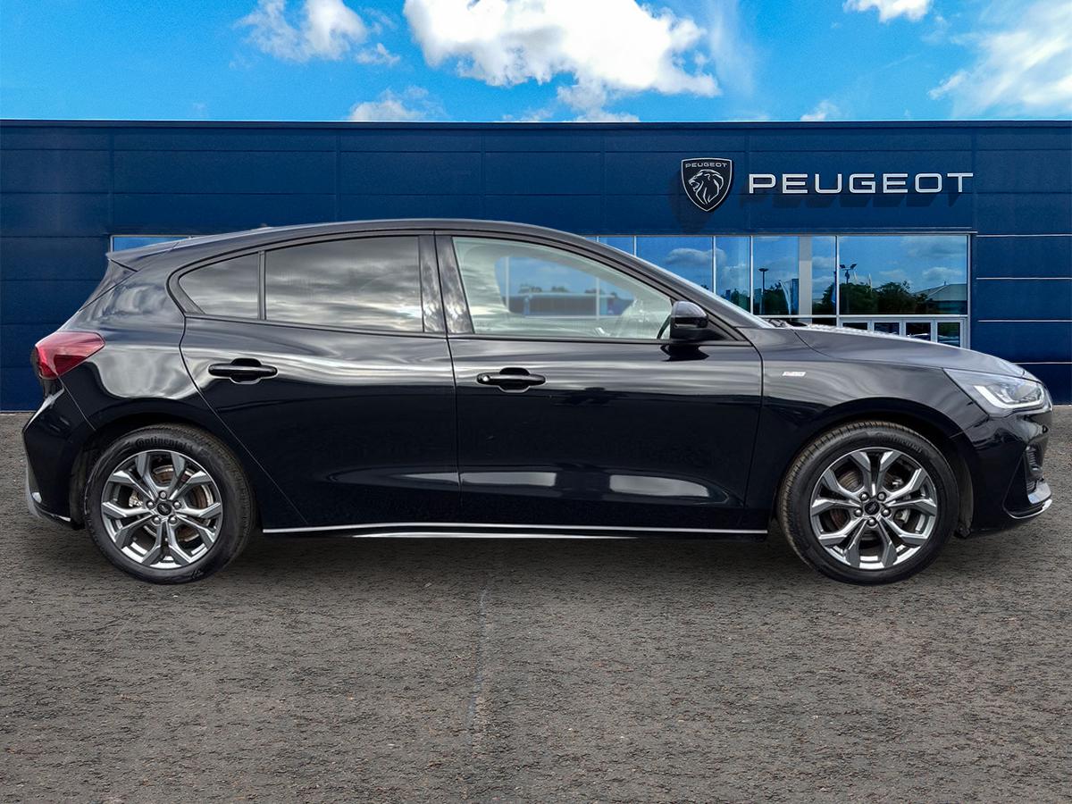 Used Ford Focus 2023 for sale - 75950856: Photo 2