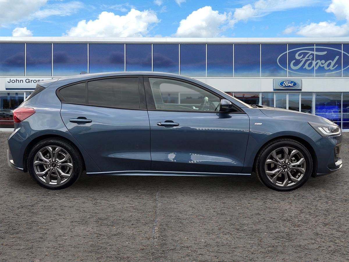 Used Ford Focus 2023 for sale - 76420474: Photo 2