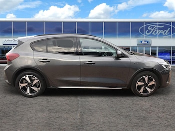Used Ford Focus 2023 for sale - 76124427: Photo 2