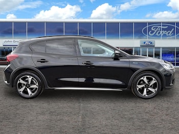 Used Ford Focus 2023 for sale - 78049765: Photo