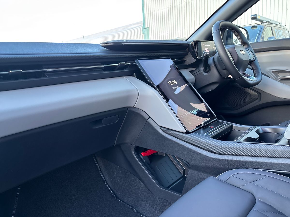 Used Ford Explorer 2024 for sale - 76563799: Photo 17