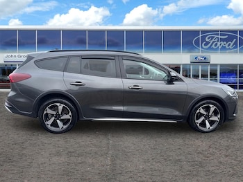 Used Ford Focus 2023 for sale - 77018296: Photo