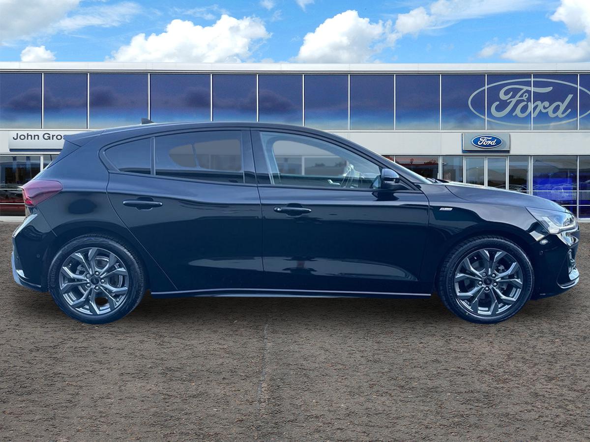 Used Ford Focus 2023 for sale - 76372927: Photo 2